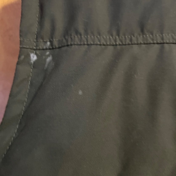 Eddie Bauer Men’s 2XL 650 down vest. Full zip.Olive green with zippered pockets. - Picture 7 of 10